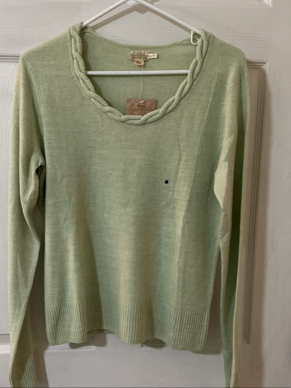 GH bass ladies medium green sweater NWT